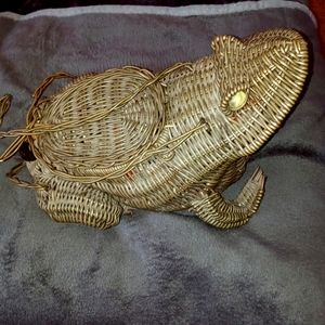 Vintage 1960s Japanese Wicker Frog Purse